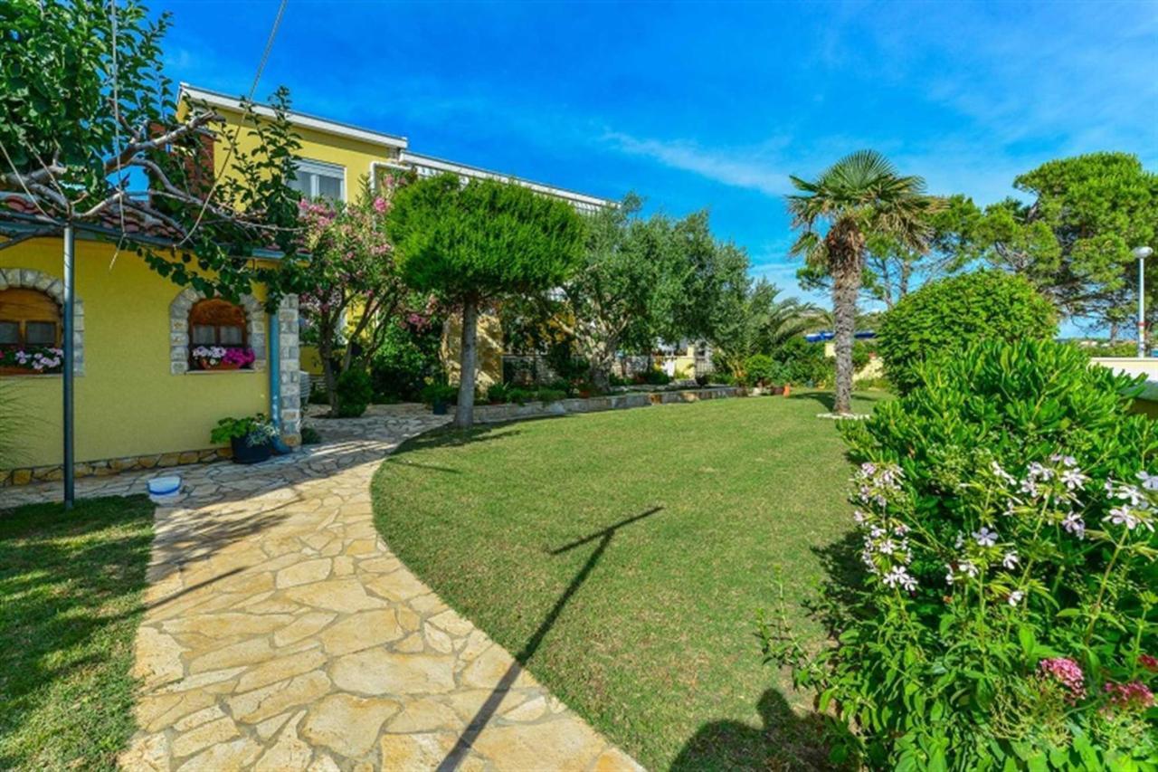 Apartment House Inga Вир Экстерьер фото